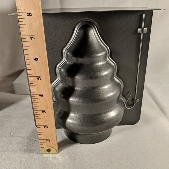 President's Choice 3 Dimensional Tree Cake Pan - Open Box - Never Used - Picture 9 of 11
